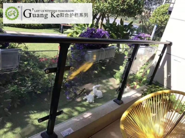 陽臺欄桿
