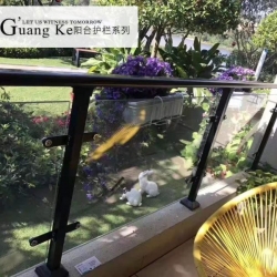 陽臺欄桿