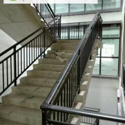 樓梯扶手